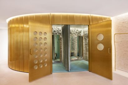 Statement gold booth
