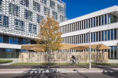 Latticed building by Behnisch Architekten