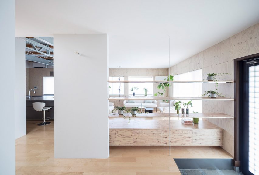 Entrance hall in House in Honjo by Jorge Almazán Architects