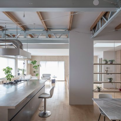 Kitchen in House in Honjo by Jorge Almazán Architects