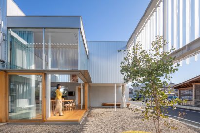 Garden of House in Yanakacho by KACH