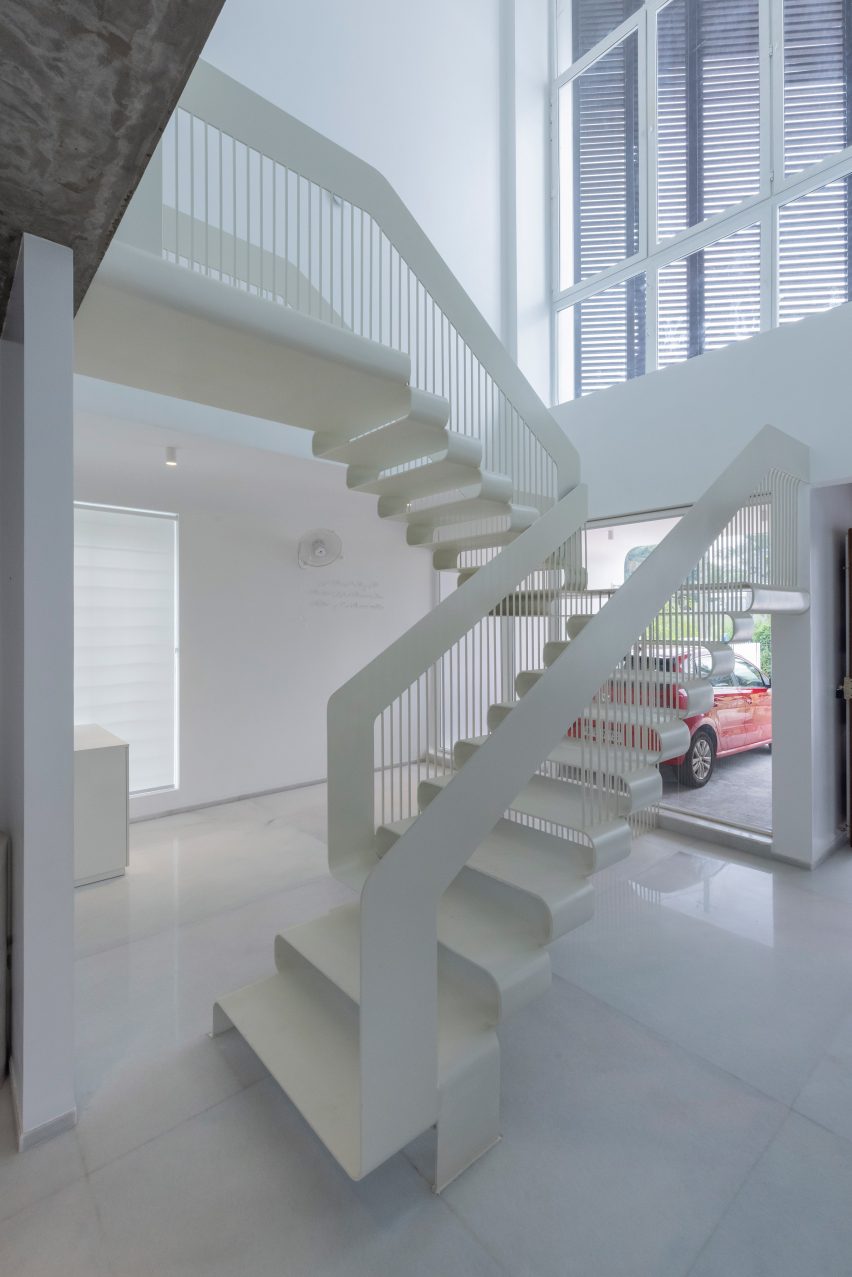 Staircase in House of Ayoob by 3dor Concepts