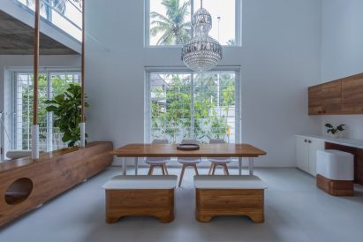 Dining table in House of Ayoob by 3dor Concepts