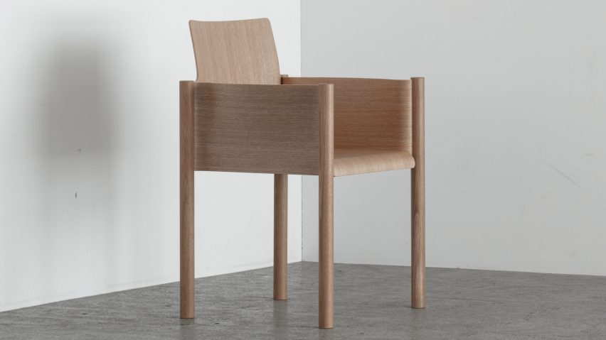 Pale wood Kawara Armchair