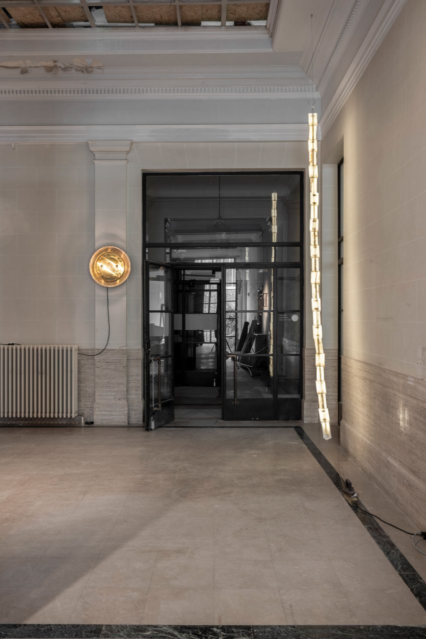 Koen Van Guijze exhibition at Filips Van Marnix house