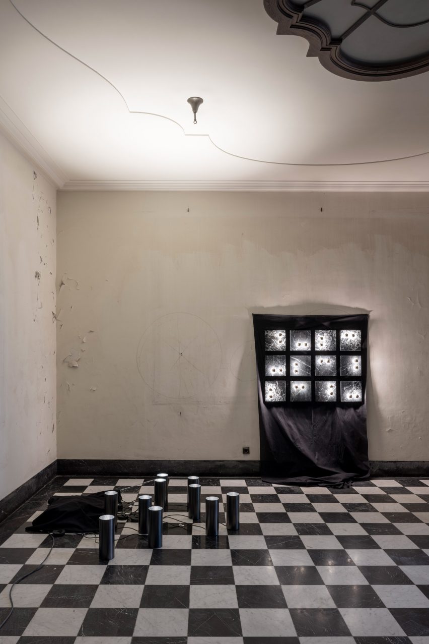 Koen Van Guijze exhibition at Filips Van Marnix house