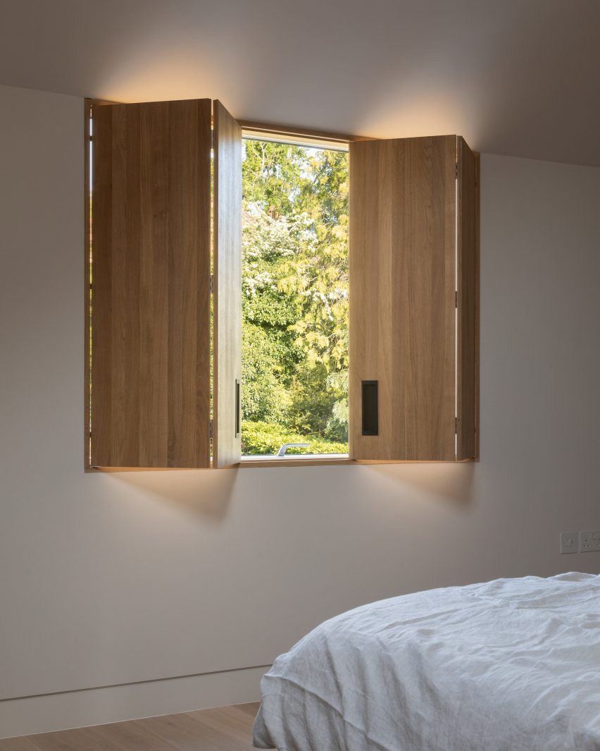 Hipped House is a home in Surrey that was designed by Oliver Leech Architects