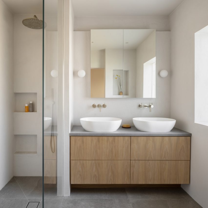 Hipped House is a home in Surrey that was designed by Oliver Leech Architects