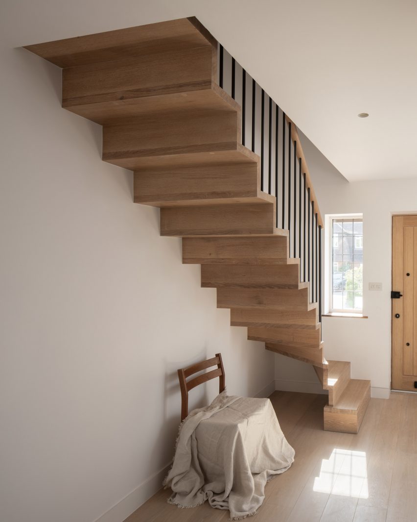 Hipped House is a home in Surrey that was designed by Oliver Leech Architects