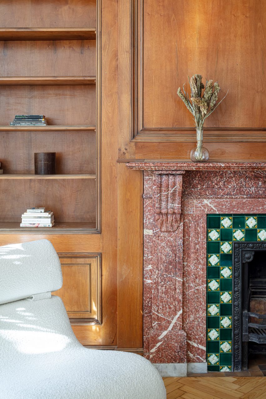 Fireplace in Passeig de Grácia apartment by Jeanne Schultz