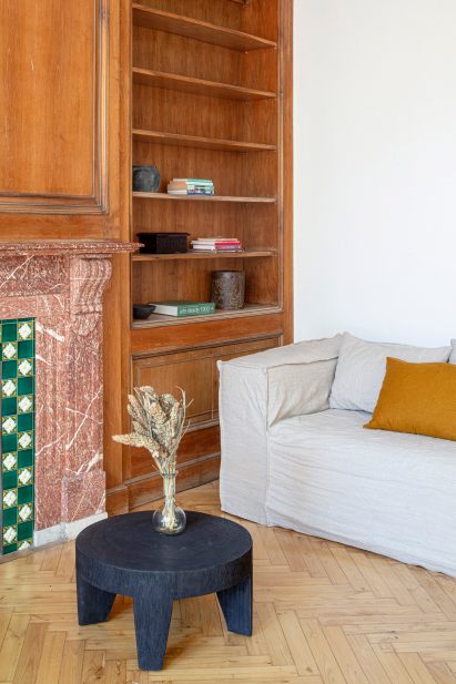 Sofa in Passeig de Grácia apartment by Jeanne Schultz