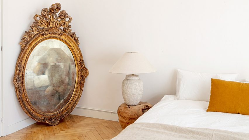 Bedroom in Passeig de Grácia apartment by Jeanne Schultz