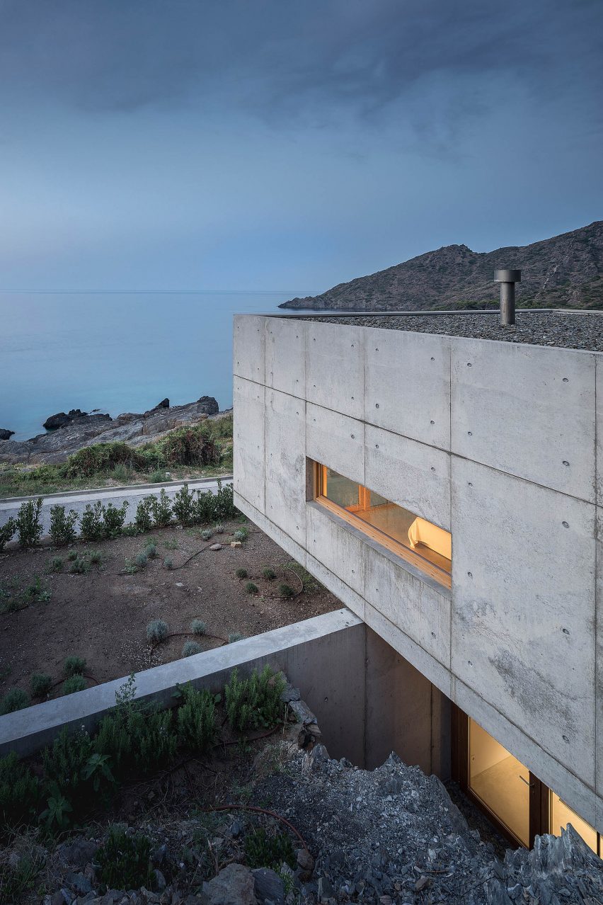 Concrete house in Port de la Selva