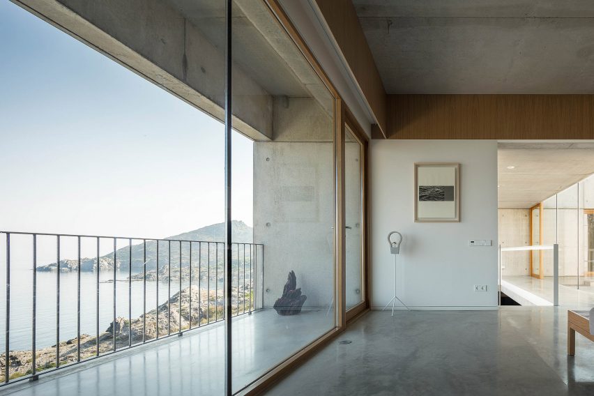 Interior of Spanish house by Marià Castelló and José Antonio Molina