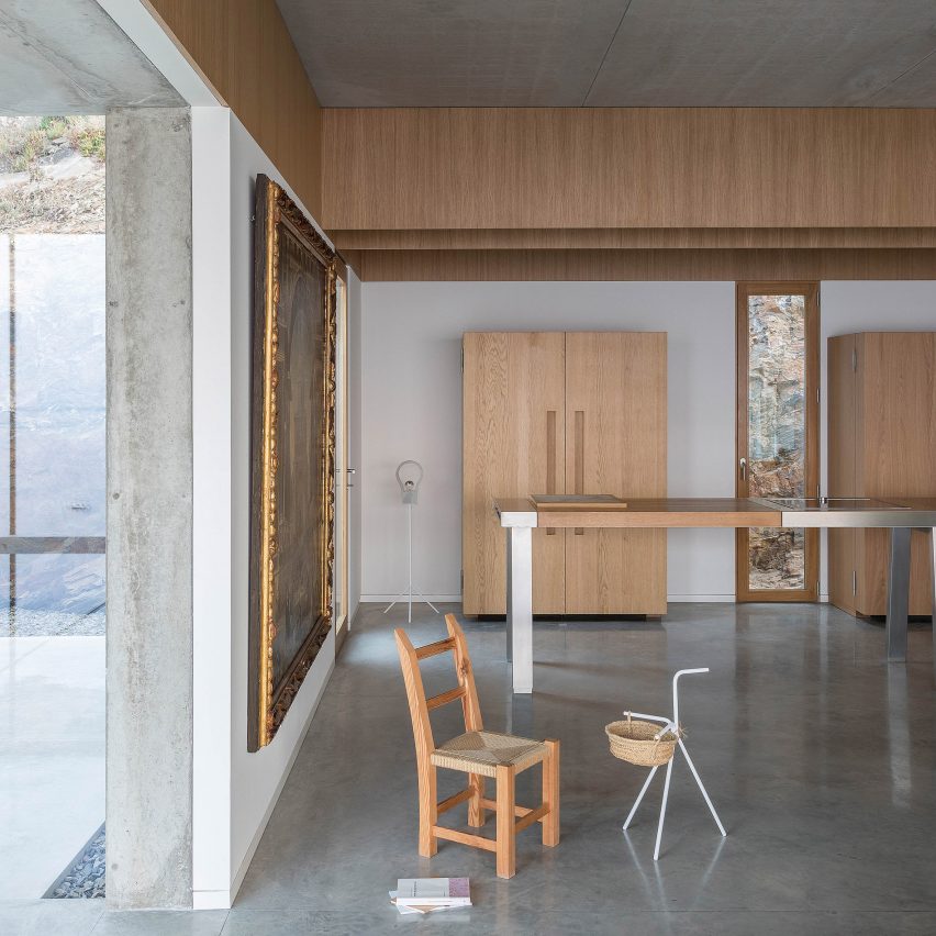 Interior of Spanish house by Marià Castelló and José Antonio Molina