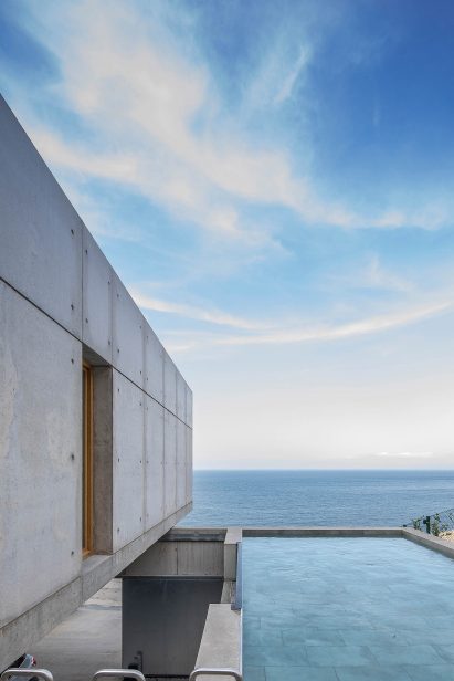 Concrete house by Marià Castelló and José Antonio Molina