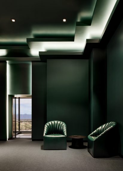 Monochromatic waiting area