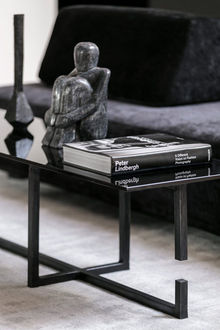 Coffee table detail