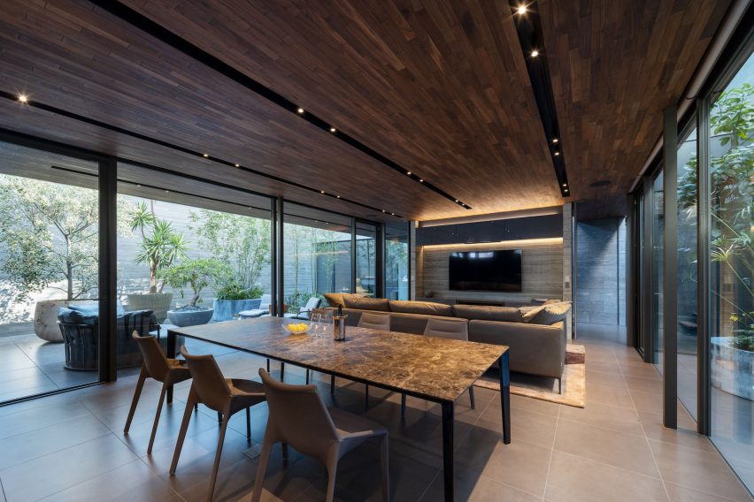 Timeless residence by Apollo Architects & Associates