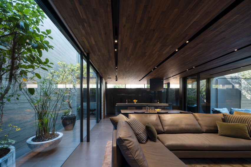 Timeless residence by Apollo Architects & Associates
