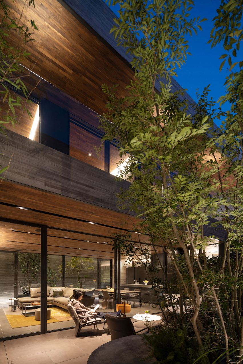 Timeless residence by Apollo Architects & Associates
