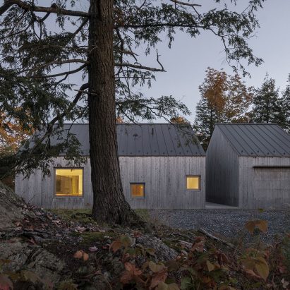 La Breche ski cottage by Naturehumaine in Quebec