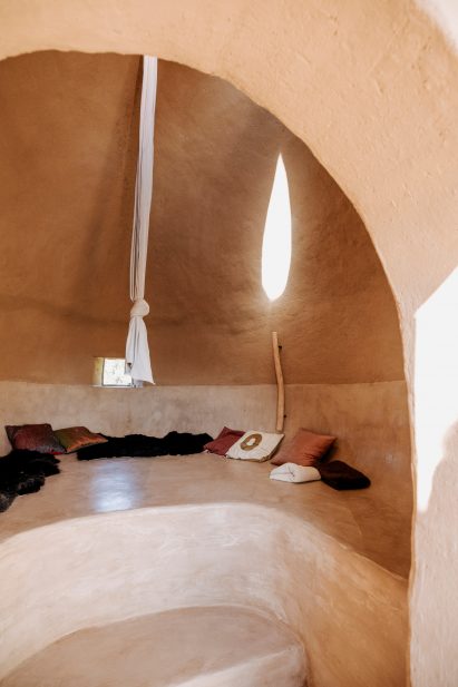 Pink birth room