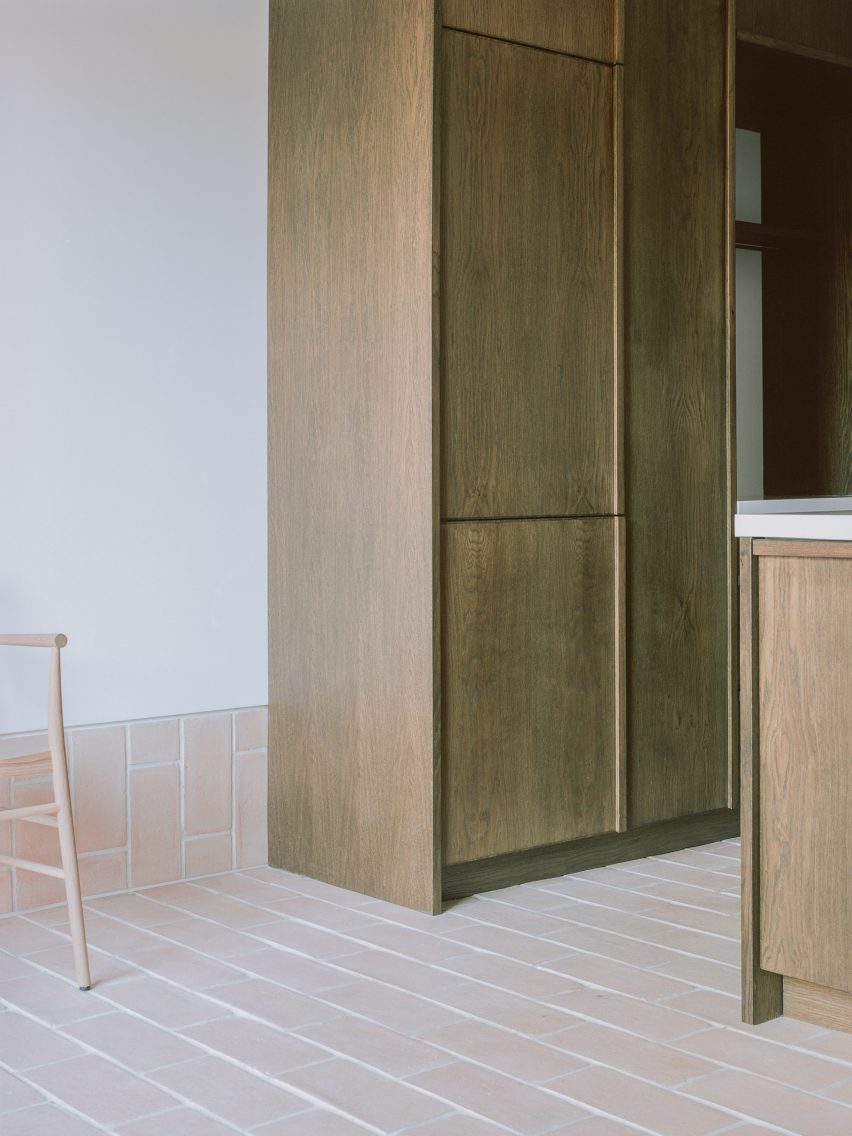 Aperture House by Studio McW features oak joinery