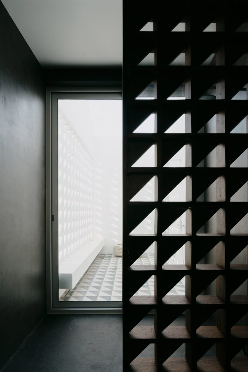 Portuguese farmhouse by Atelier Data