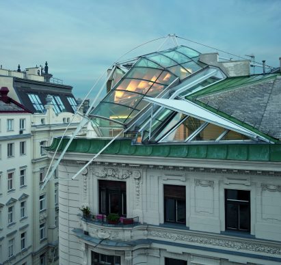 Coop Himmelb(l)au rooftop remodelling 