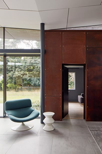 Corten-walled snug