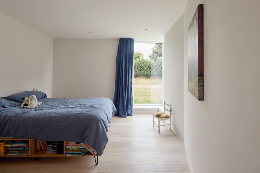 Flint and Corten home by Hudson Architects