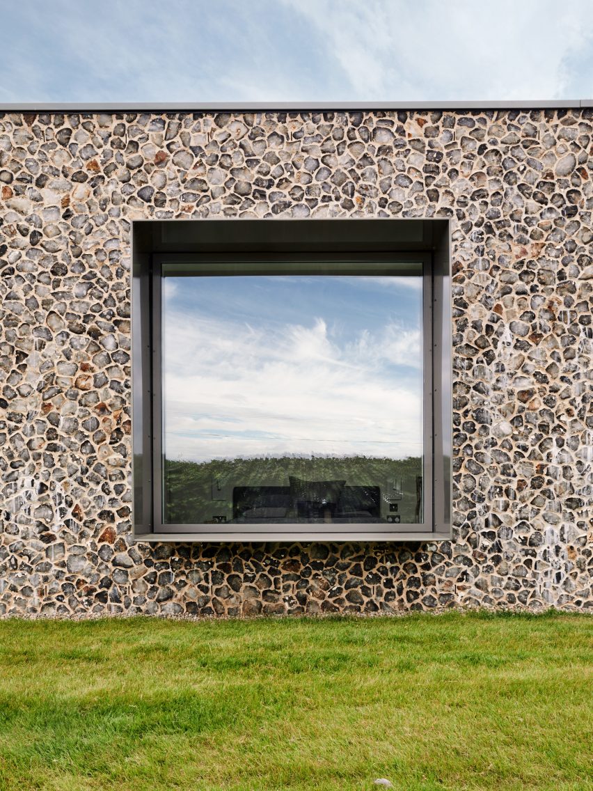 Flint and Corten home by Hudson Architects