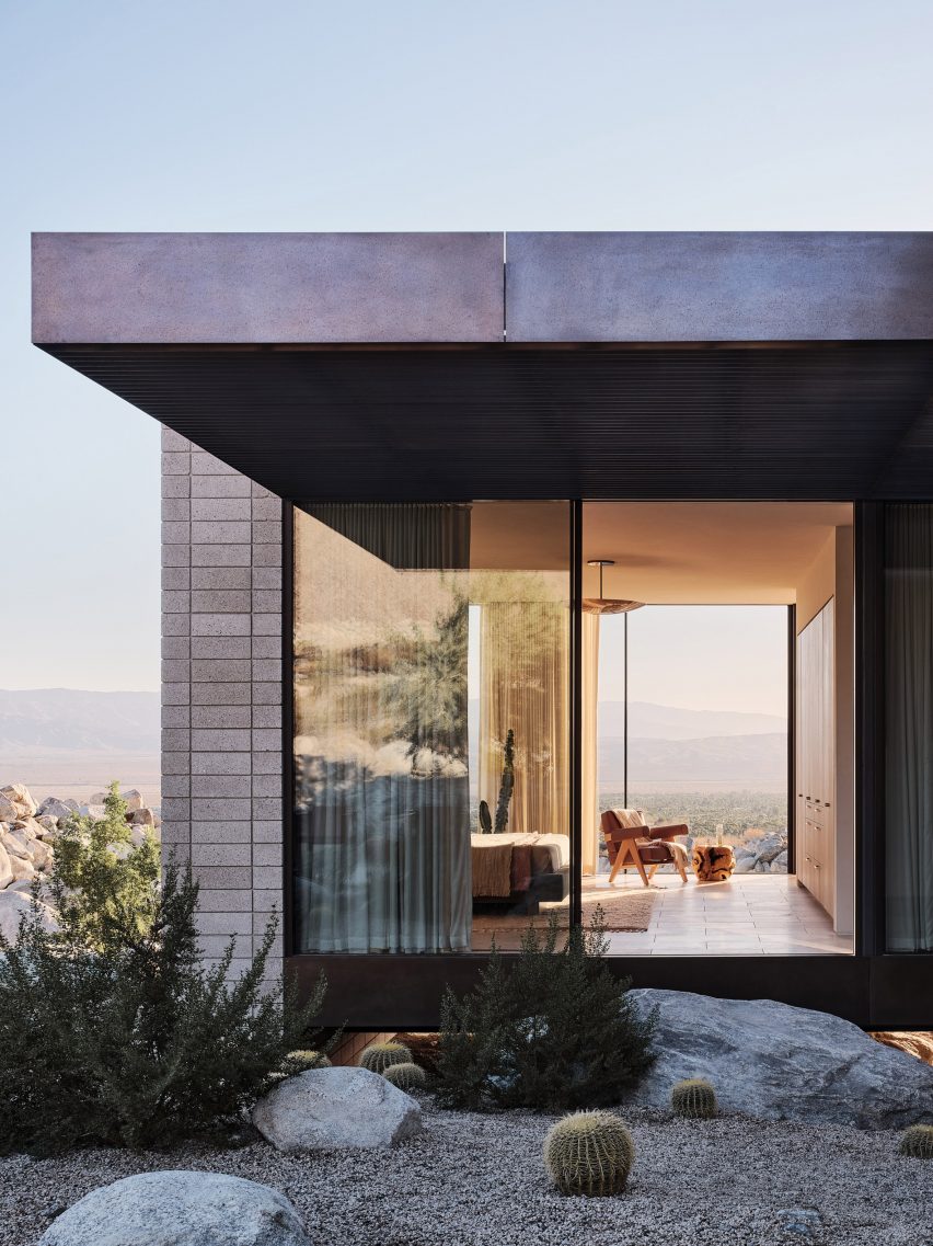 Desert Palisades house by Woods + Dangaran