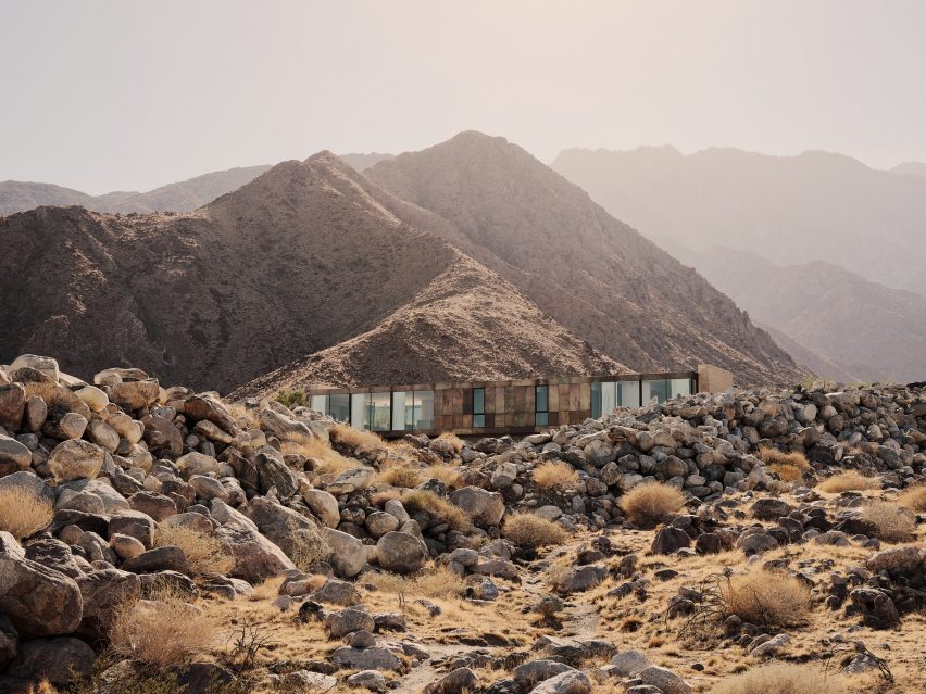 Desert Palisades house by Woods + Dangaran