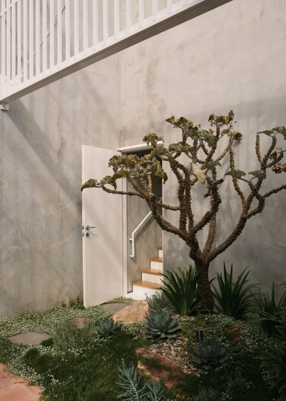 Courtyard at River House by Christopher Furminger which opens onto a courtyard