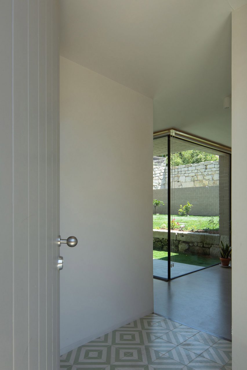 Interior of the House in Rua Direita de Franco by WeStudio and Made