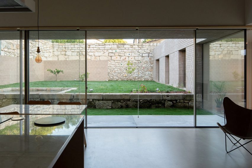 Interior of the House in Rua Direita de Franco by WeStudio and Made