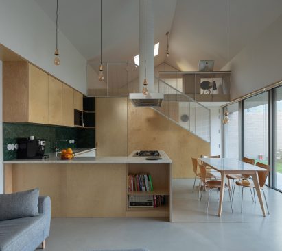 House in Rua Direita de Francos by WeStudio and Made