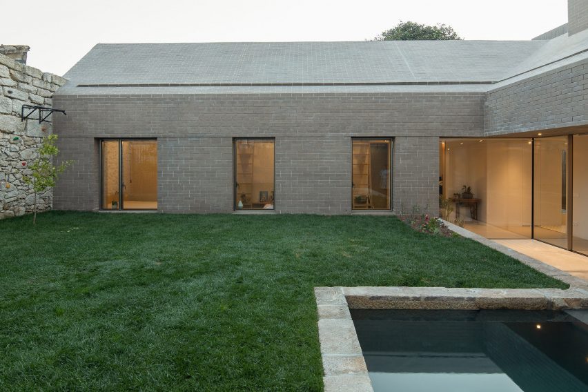 Enclosed garden of Porto house