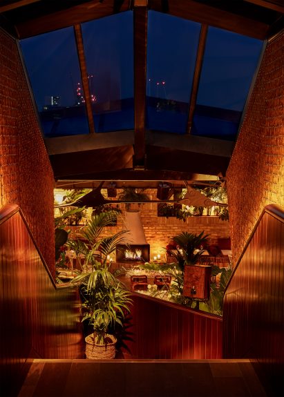 Attic-like bar