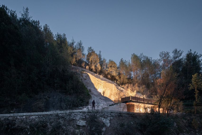 Renovated quarry in China by DnA_Design and Architecture