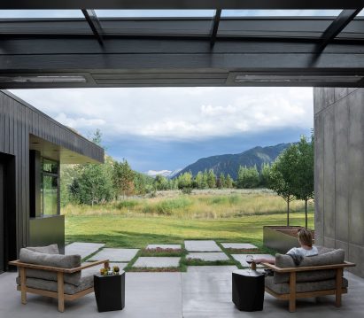 Meadow House by CYY Architects