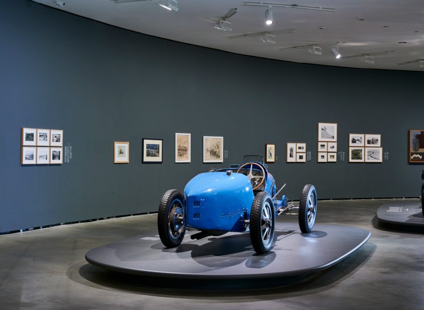 Motion: Art, Architecture exhibition by Norman Foster