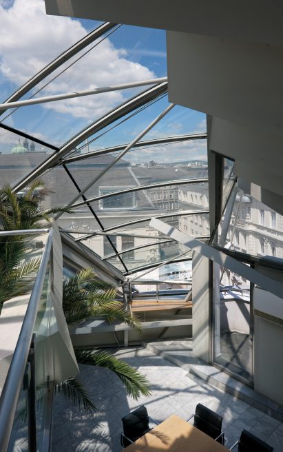 Deconstructivist rooftop extension