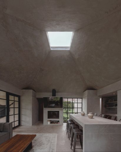 Living space of El Aguacate