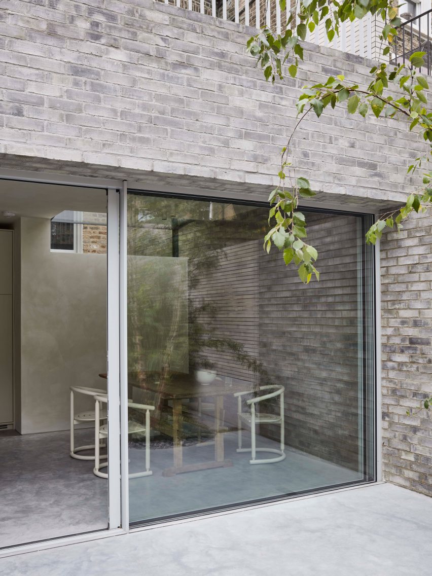 Garden of Reighton Road house by Daytrip