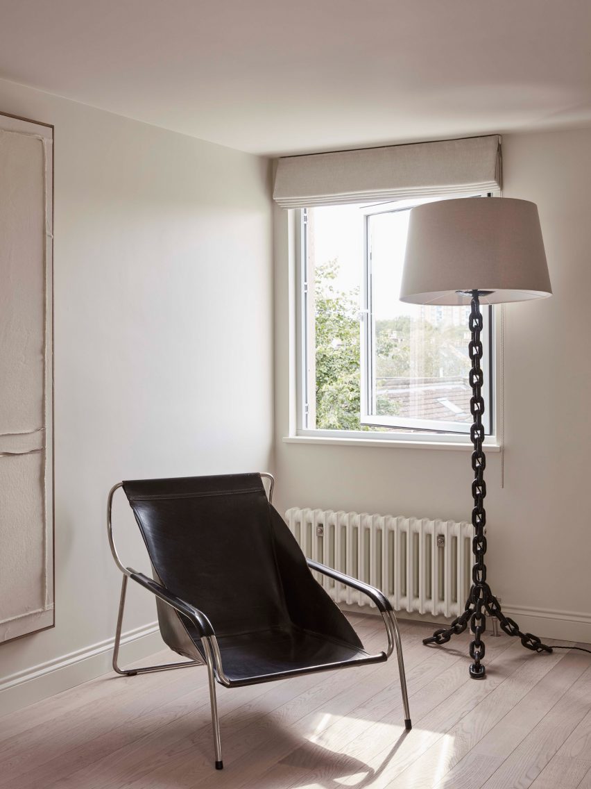 Minimal interiors of Reighton Road house by Daytrip
