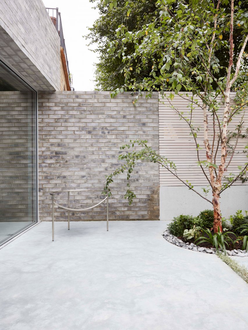 Garden of Reighton Road house by Daytrip