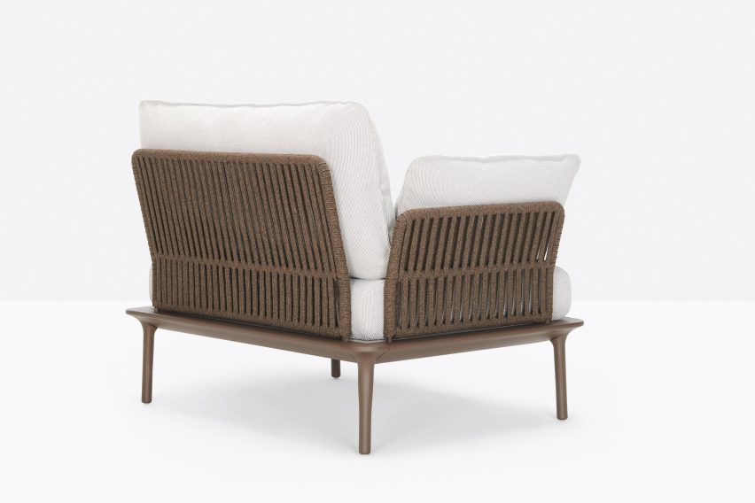 Aluminium framed-seating
